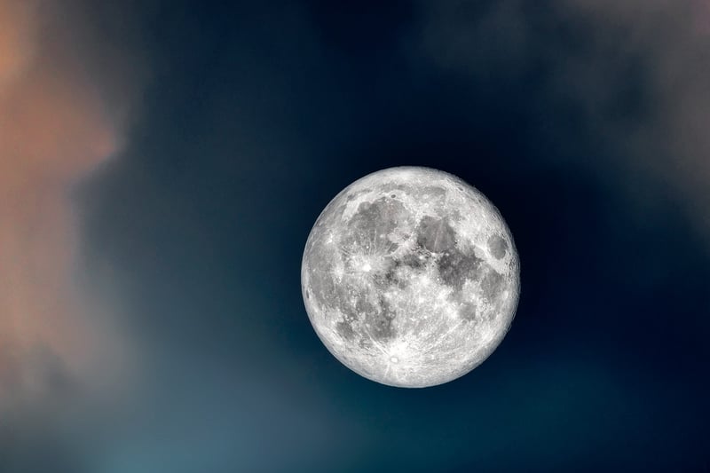 Lunar Accents